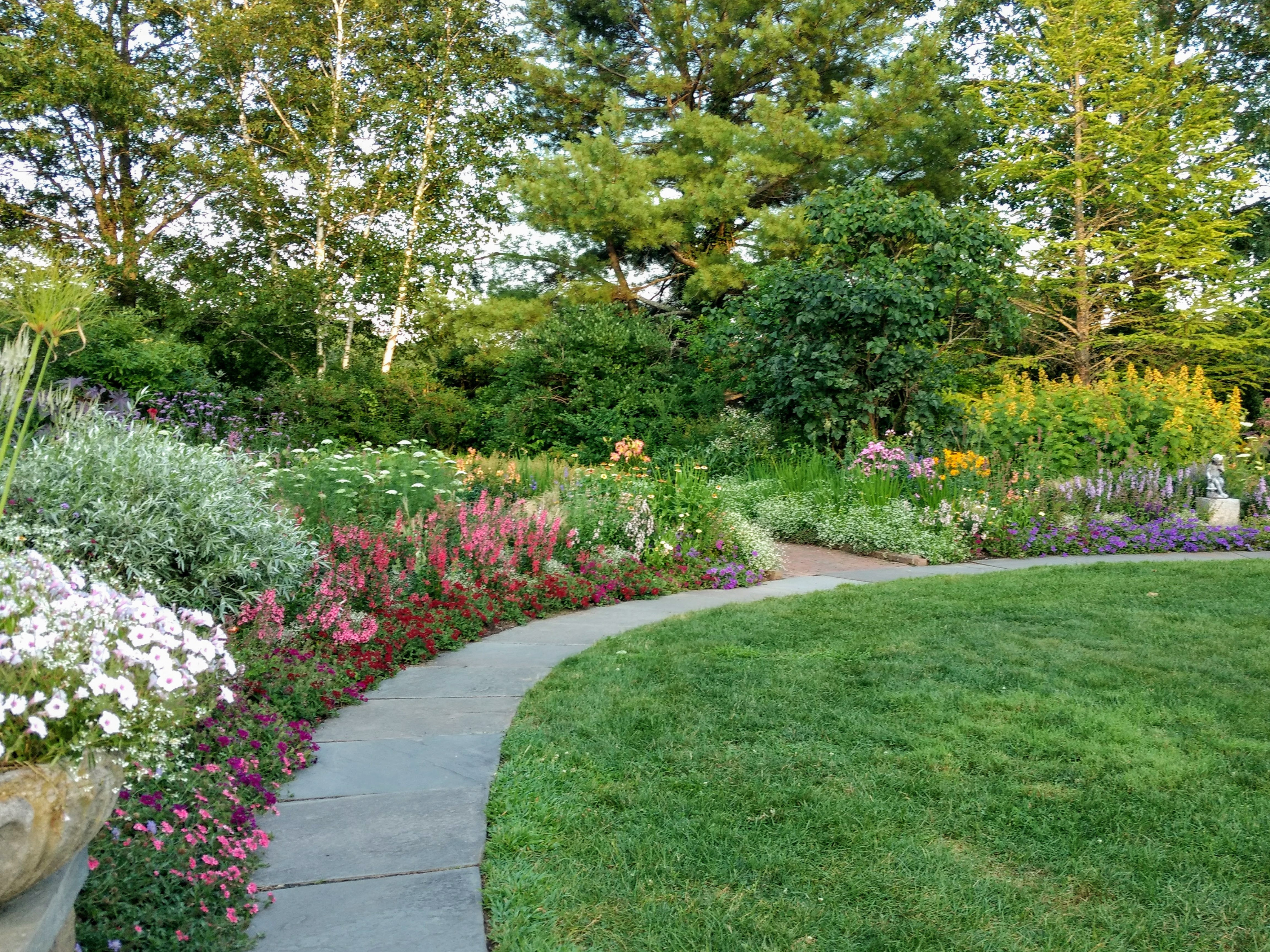 Благоустройство участка частного дома в Йошкар-Оле и Республике Марий Эл